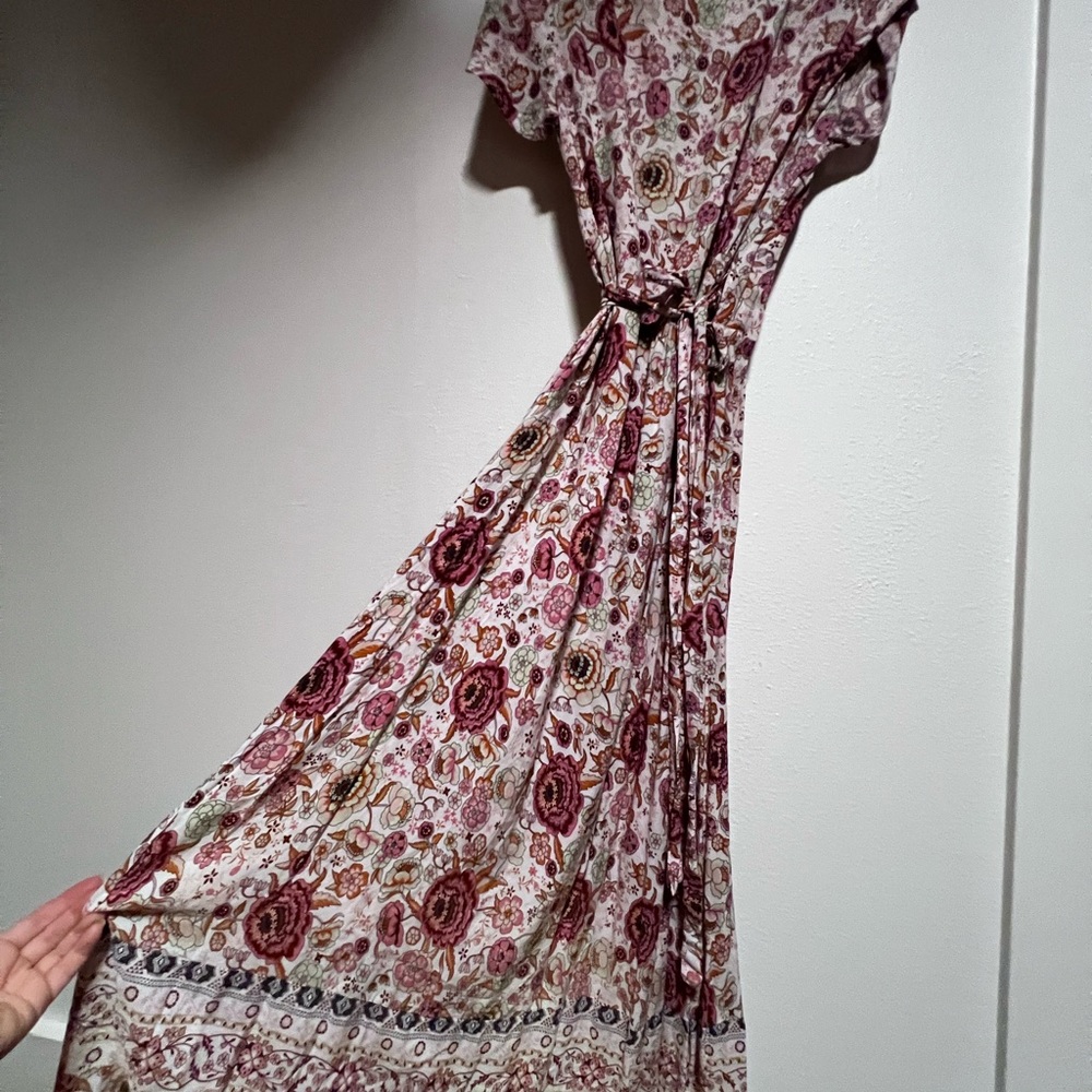 Dresses - Picture 8 of 12